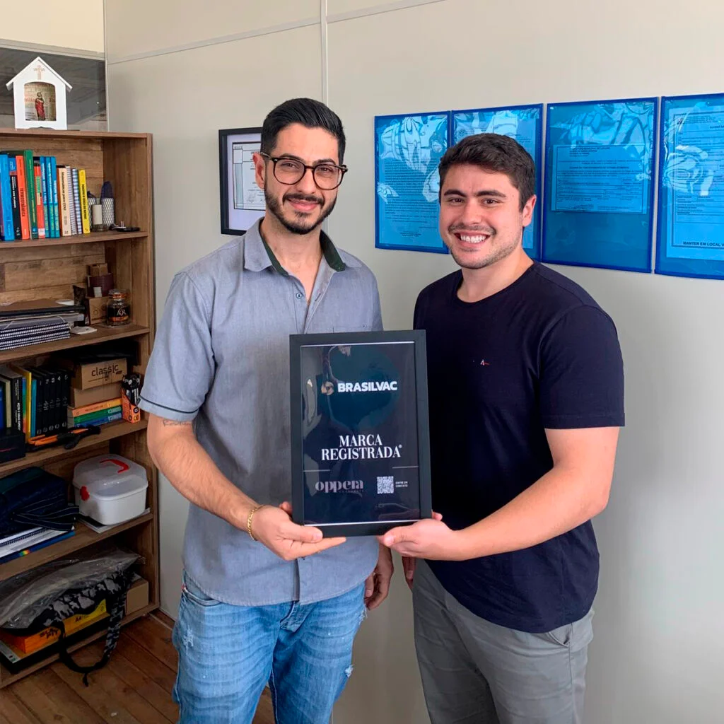 Entrega do certificado de marca registrada para Brasilvac